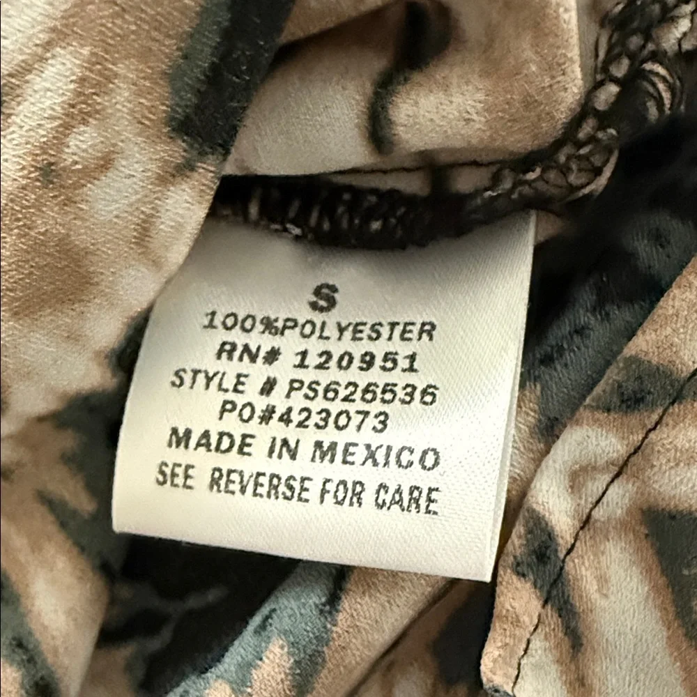 Pink Rose Abstract Pattern Top - Picture 6 of 7